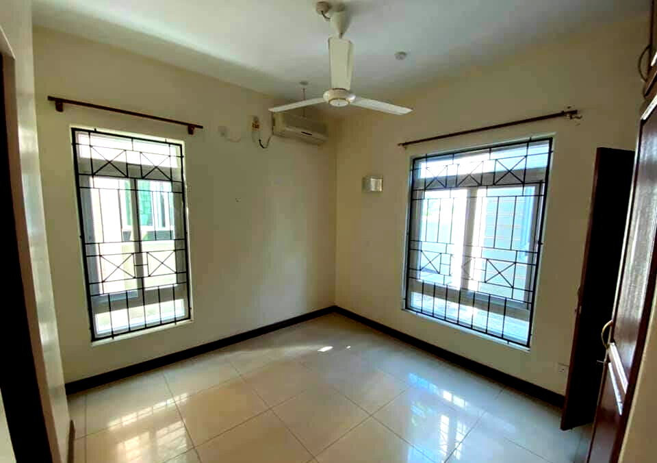 5BR All-Ensuite Townhouse with Pool & Study - Nyali