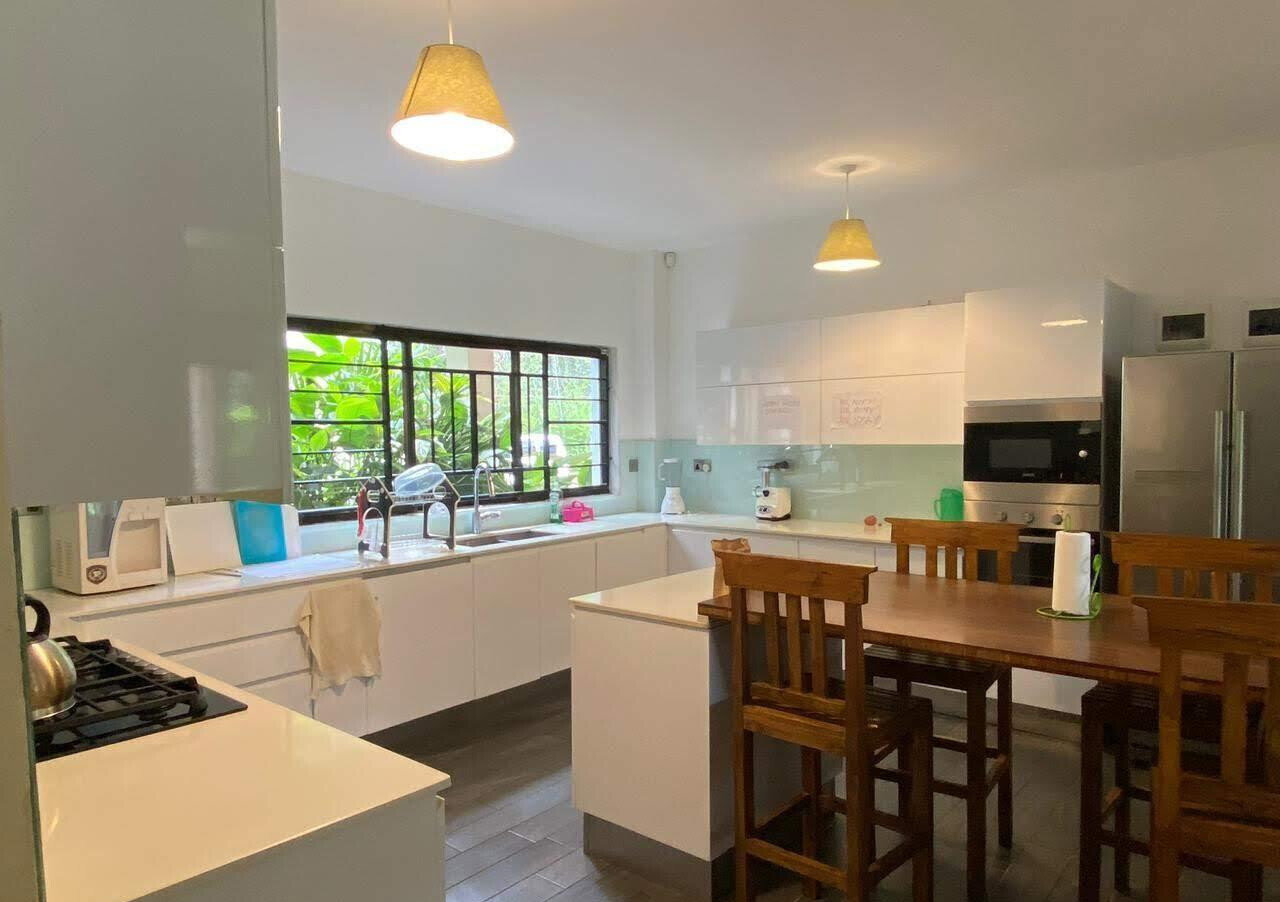 4 En-Suite Townhouse with Sunken Lounge & Gazebo - Kitisuru