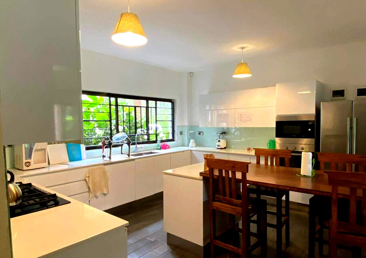 4 En-Suite Townhouse with Sunken Lounge & Gazebo - Kitisuru