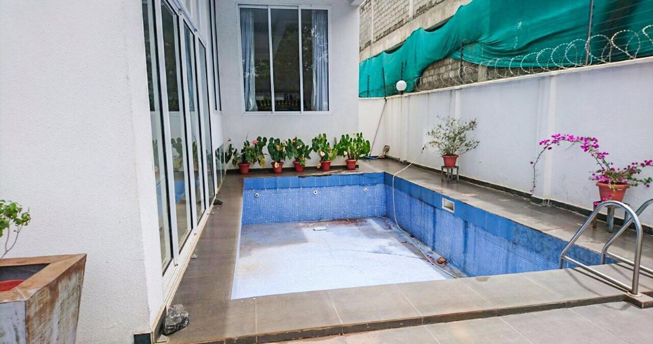 4-Ensuite Townhouse with Pool View Balcony & DSQ - Spring Valley