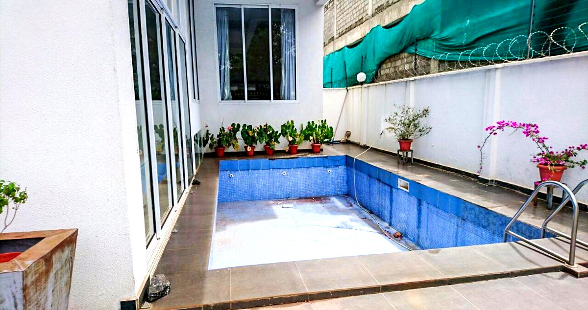 4-Ensuite Townhouse with Pool View Balcony & DSQ - Spring Valley