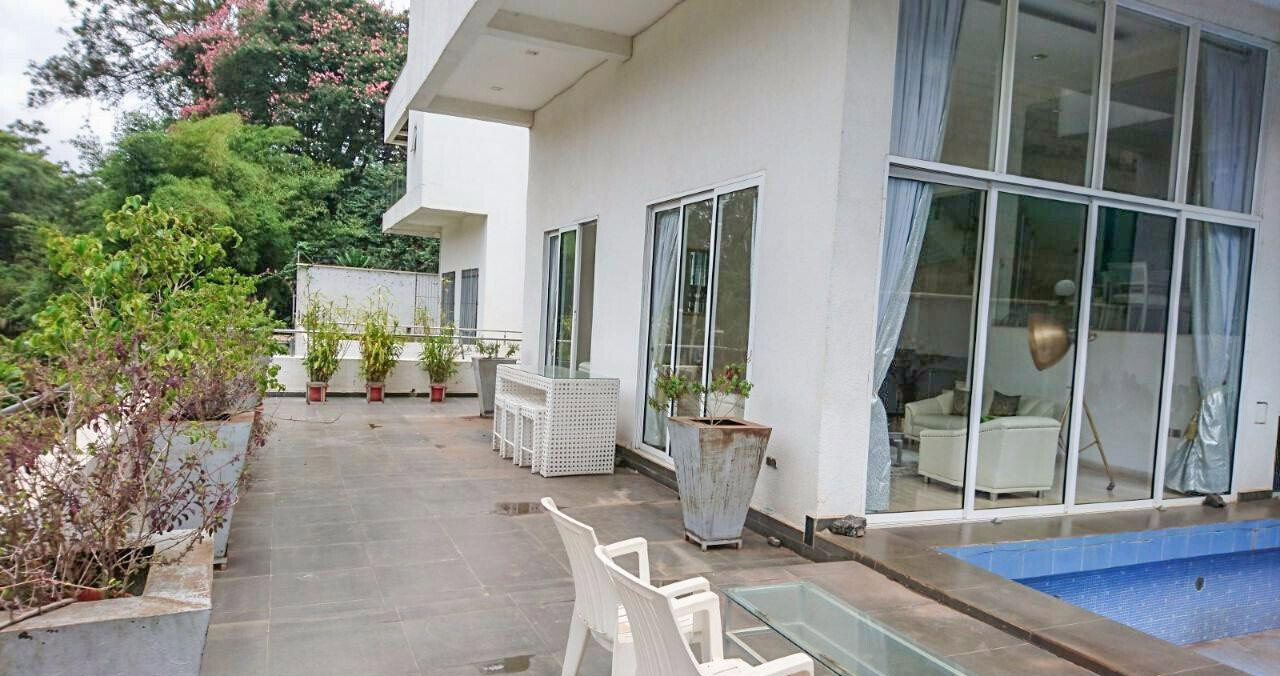 4-Ensuite Townhouse with Pool View Balcony & DSQ - Spring Valley