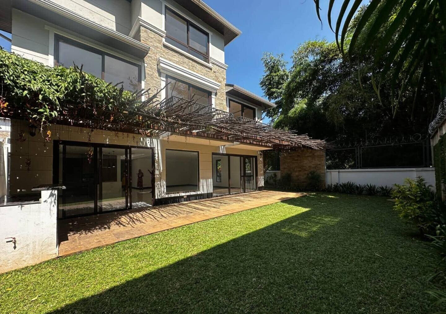 4-Ensuite Townhouse with Karura Views & Backup Power - Spring Valley