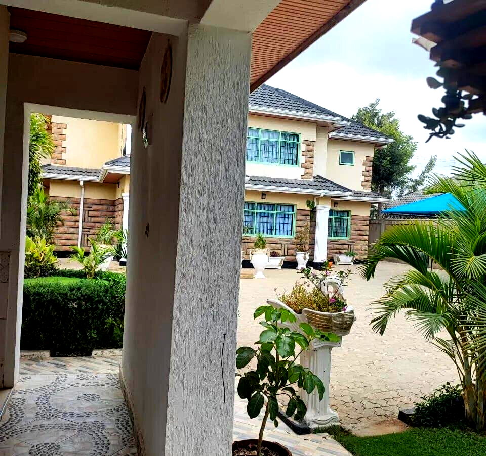 5BR All-Ensuite Townhouse with Study Room - Kitengela