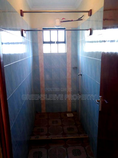 4bdrm Bungalow in Karened for rent - Image 9
