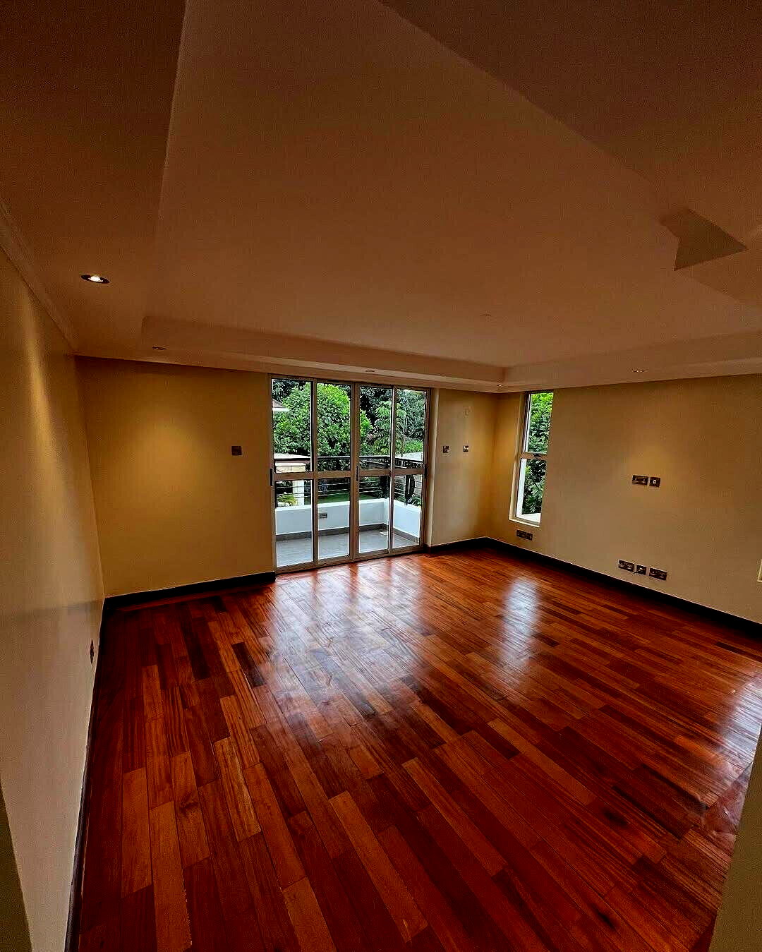 5-Ensuite Townhouse with Family Room & Manicured Garden - Lavington