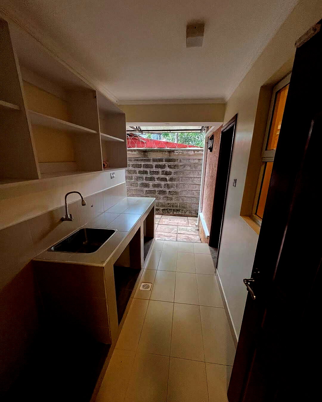 5-Ensuite Townhouse with Family Room & Manicured Garden - Lavington