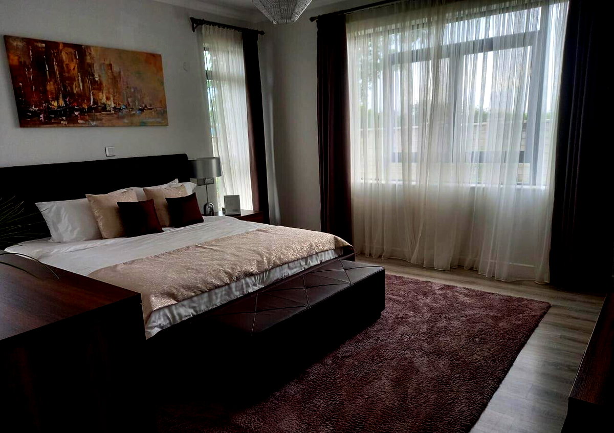 4BR Townhouse with Fireplace & DSQ in 40-Acre Gated Estate - Ridgeways