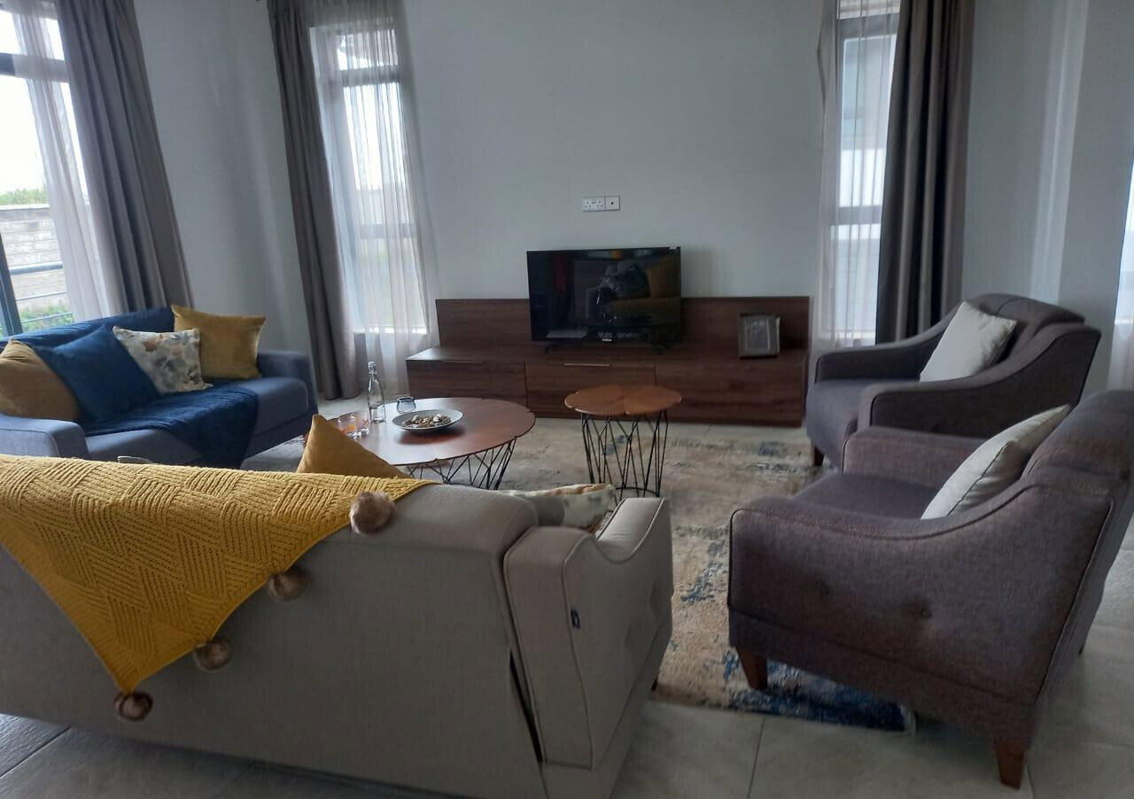 4BR Townhouse with Fireplace & DSQ in 40-Acre Gated Estate - Ridgeways