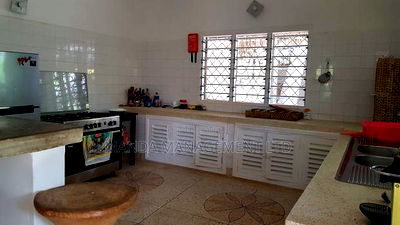 Furnished 4bdrm Villa in Shella for sale - Image 6