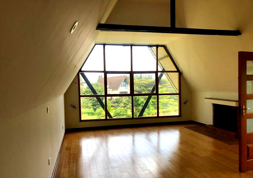 5-Bed Split-Level Townhouse with Lake View & Clubhouse – Karen