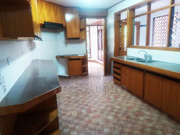 4bdrm Apartment in Kilimani, Hurlingham for rent