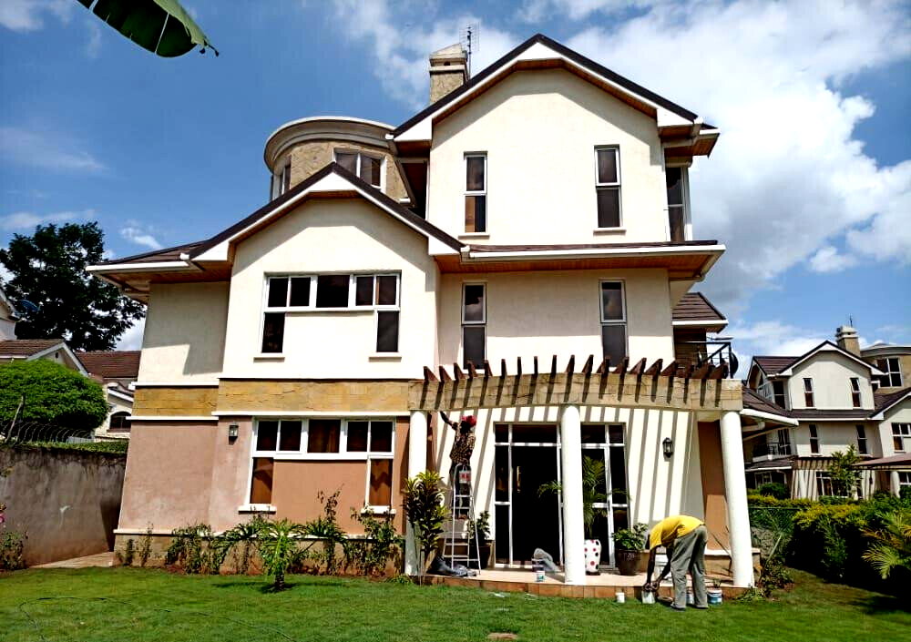 5-Bed Townhouse with Jacuzzi & Private Garden - Lavington