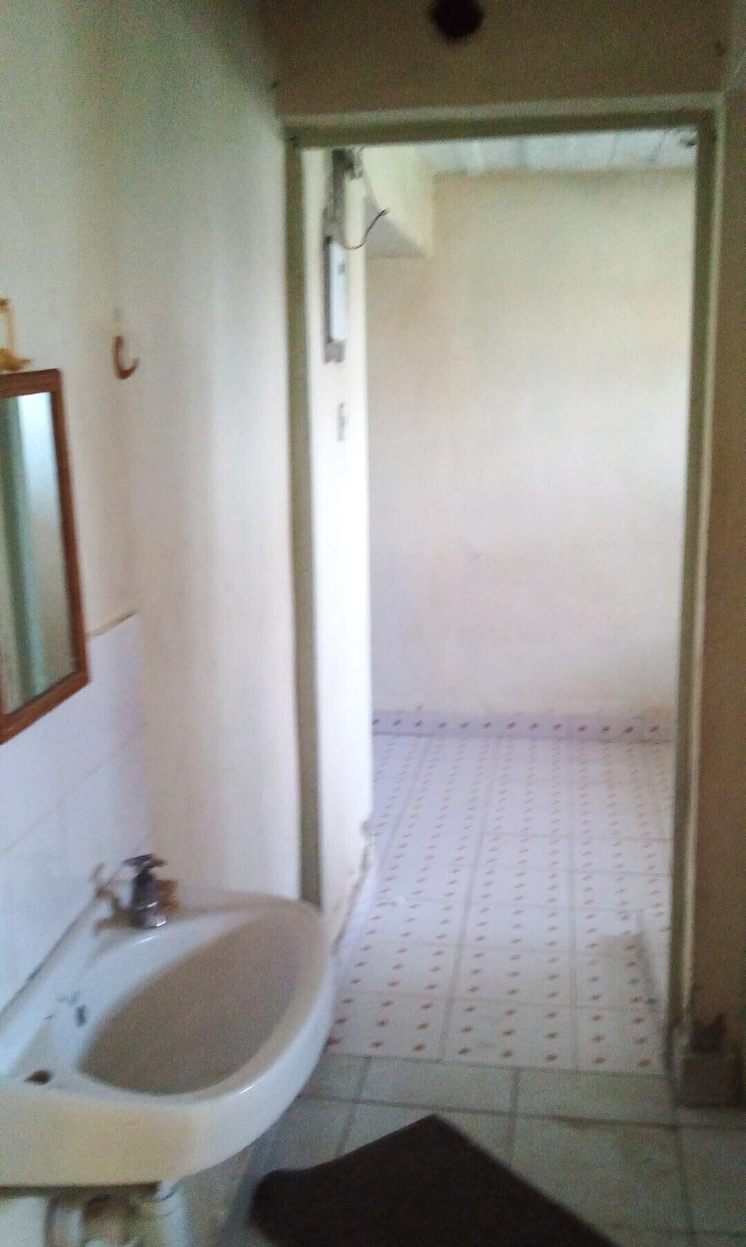 KSh 15M Plot with Parking in Kasarani