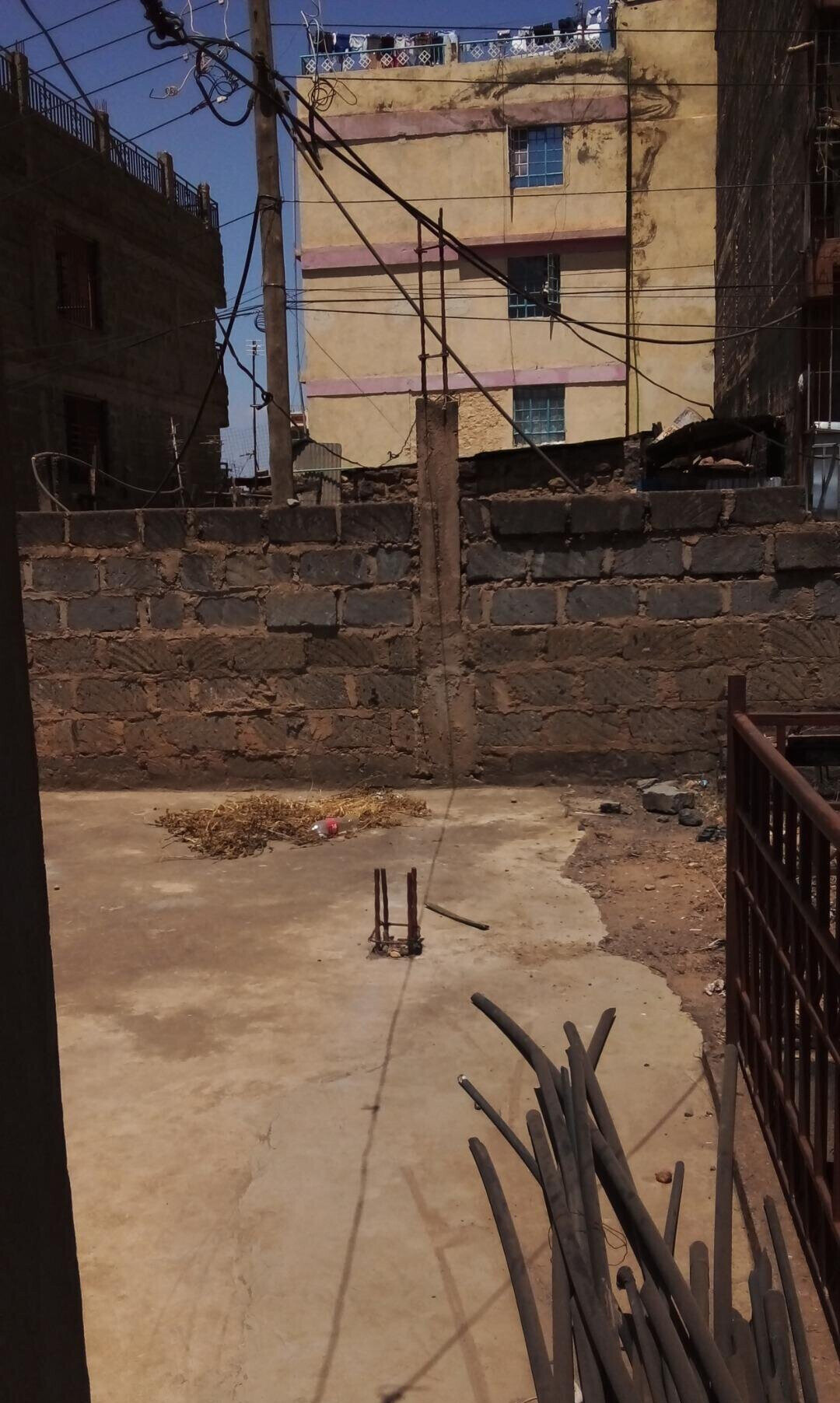 KSh 15M Plot with Parking in Kasarani