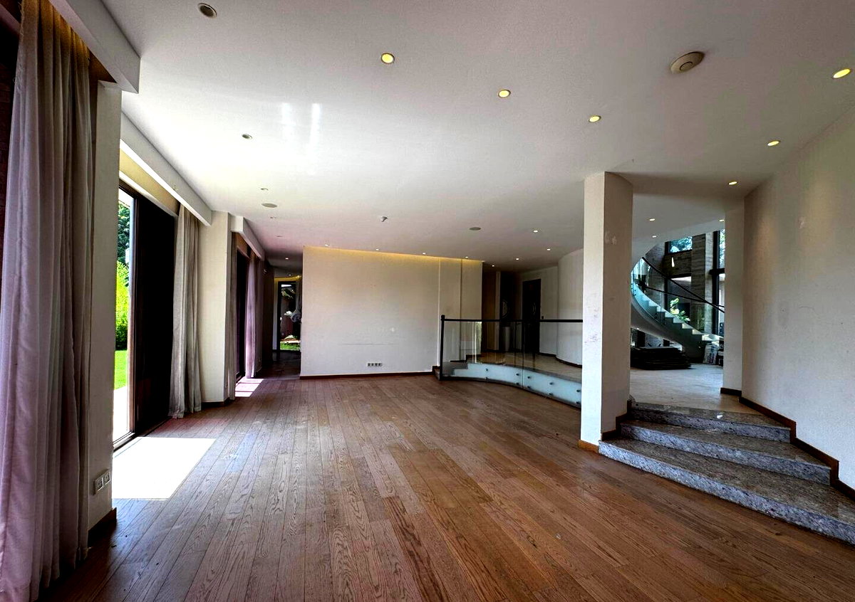 Half-Acre Townhouse with Sunken Lounge & Study - Lower Kabete