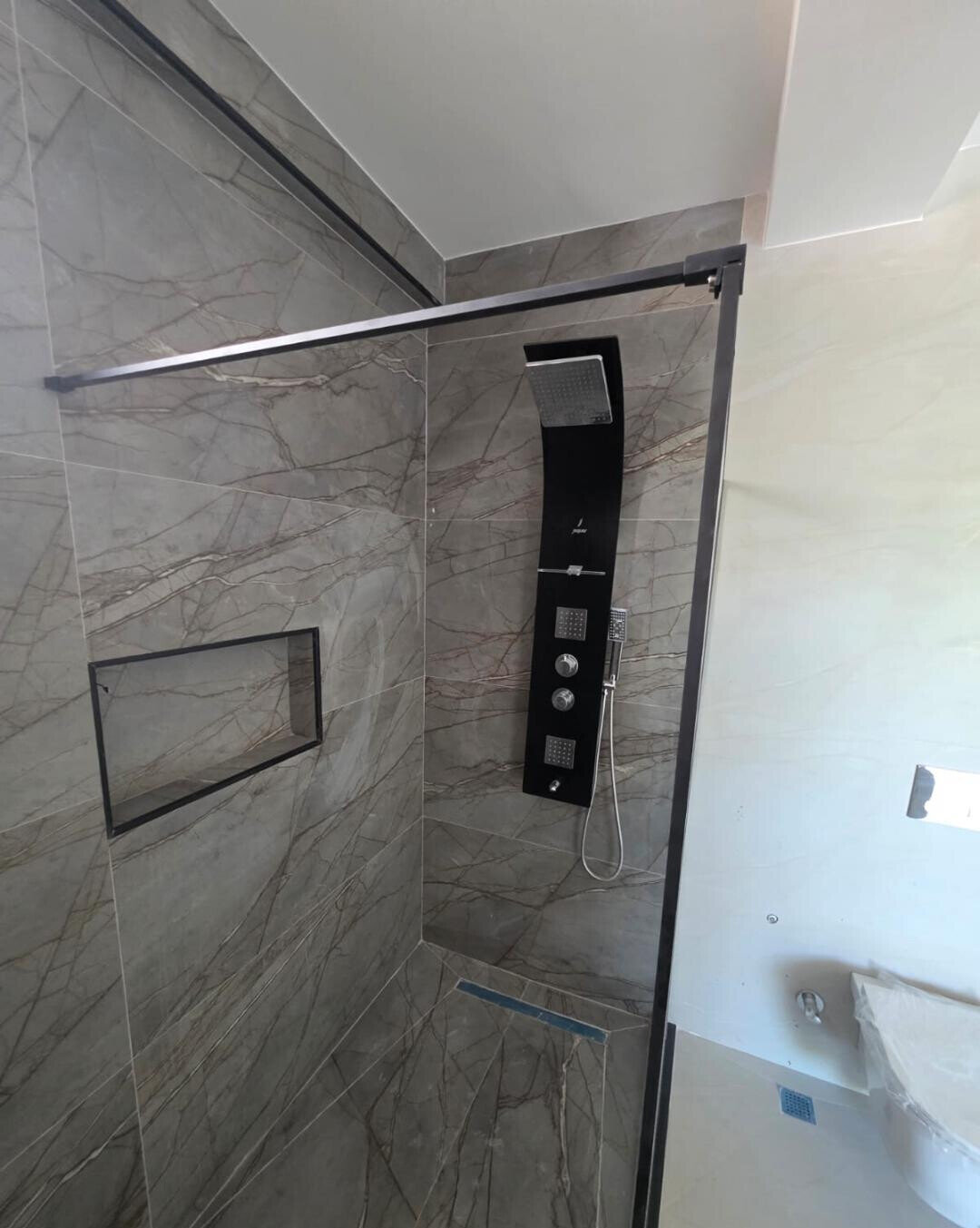 3BR with DSQ & Pool Near Nyali Golf Club - Mombasa