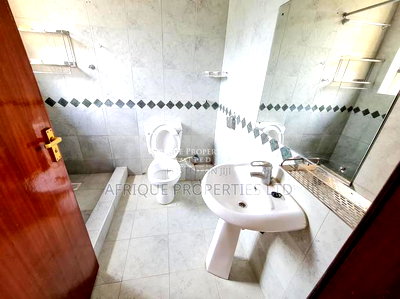 3bdrm Apartment in Kilimani for sale - Image 10