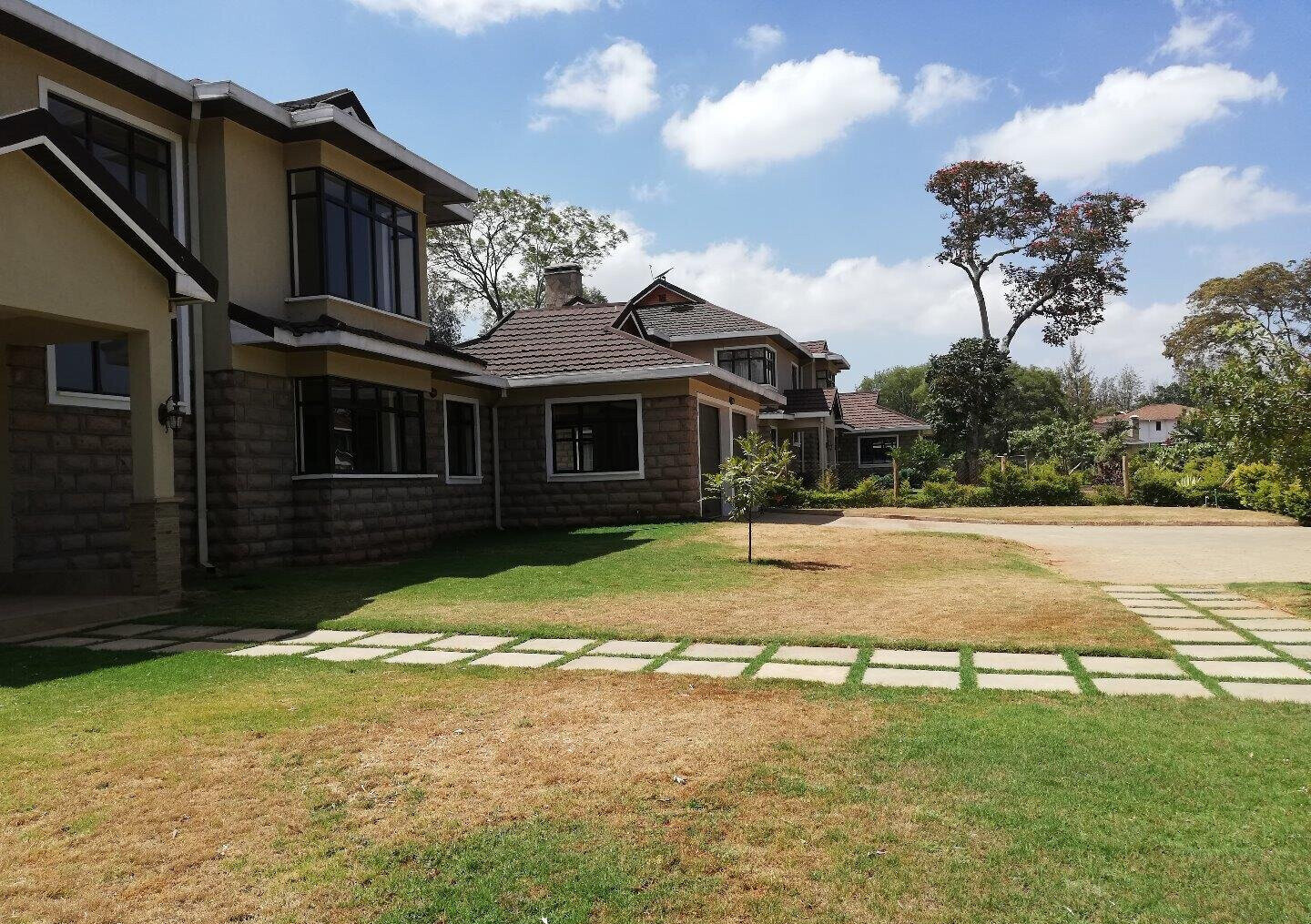 5-Ensuite Villa with Jacuzzi & Clubhouse – Karen