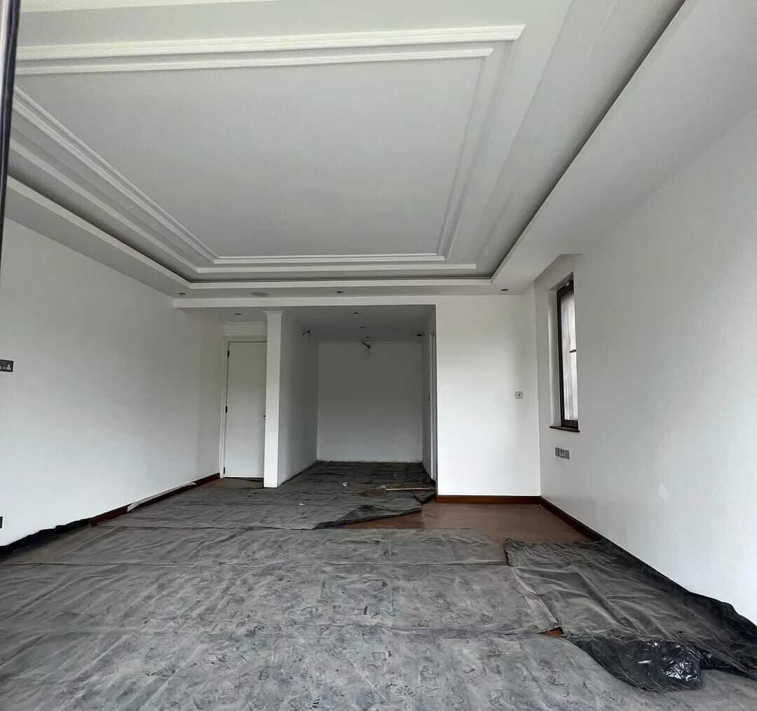 Jacaranda-Lined Driveway Townhouse on Half-Acre – Karen
