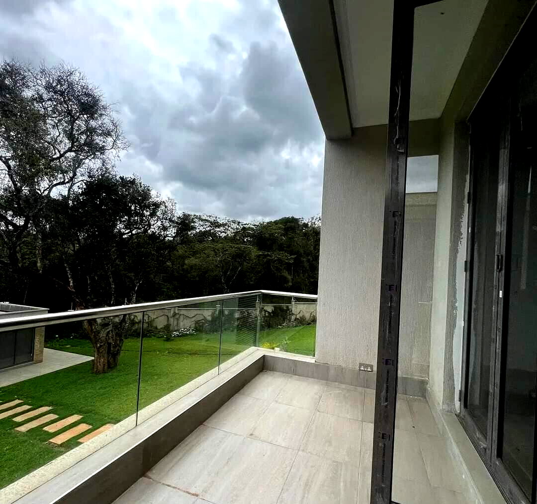 Jacaranda-Lined Driveway Townhouse on Half-Acre – Karen
