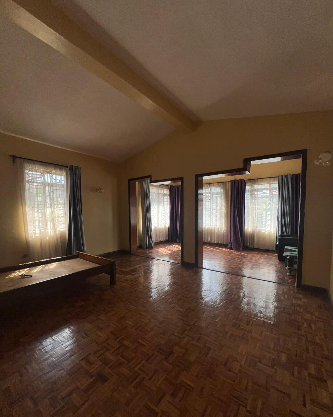 5BR Ambassadorial Home with Garden
