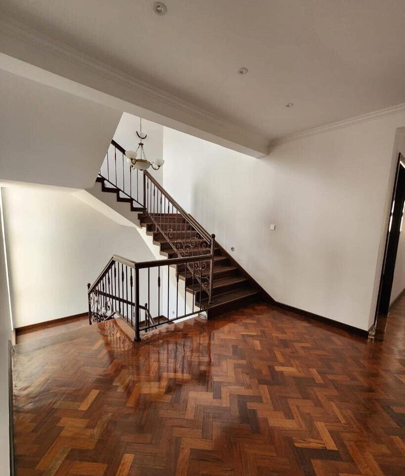 Pet-Friendly 5-Ensuite Townhouse with Generator - Lavington