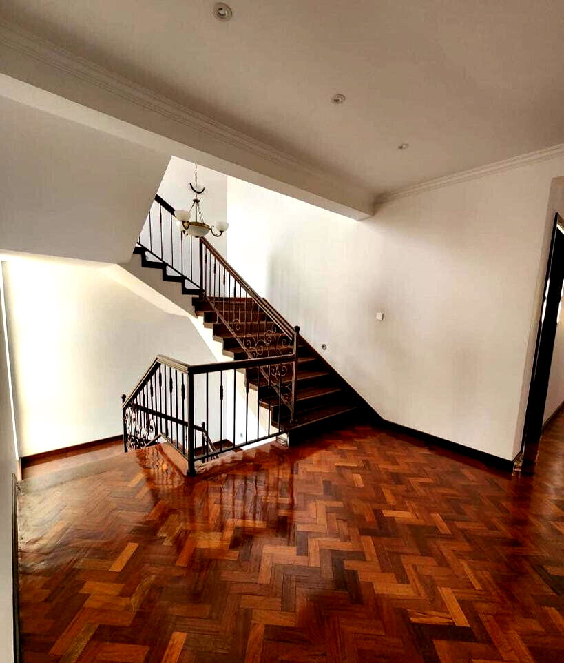 Pet-Friendly 5-Ensuite Townhouse with Generator - Lavington