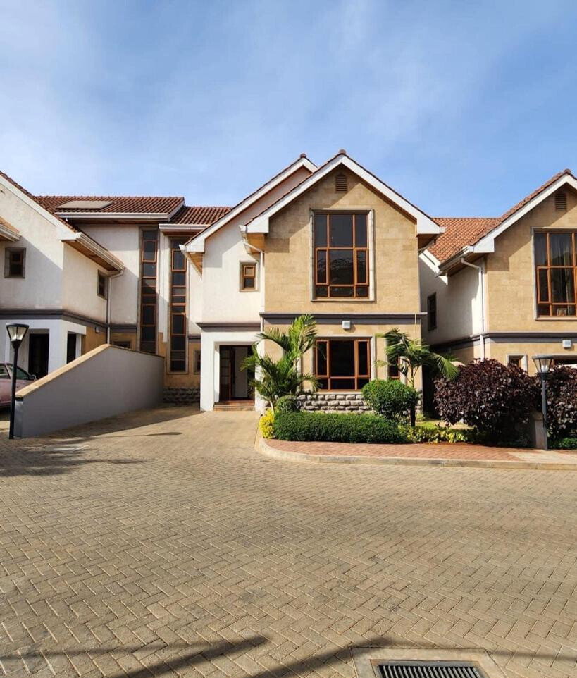 Pet-Friendly 5-Ensuite Townhouse with Generator - Lavington