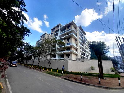 3bdrm Apartment in Lavington for sale - Image 1