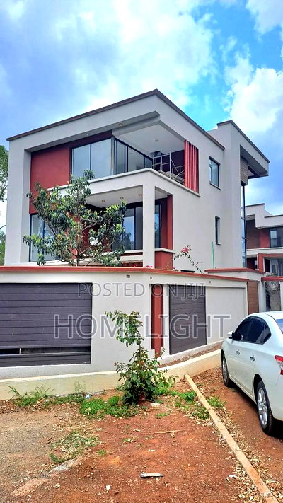 5bdrm Villa in Lavington for sale - Image 2