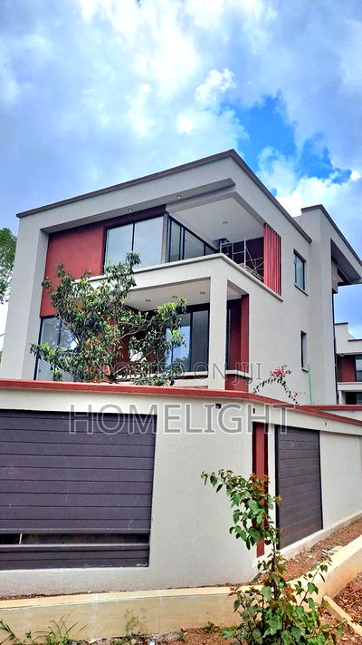 5bdrm Villa in Lavington for sale - Image 1