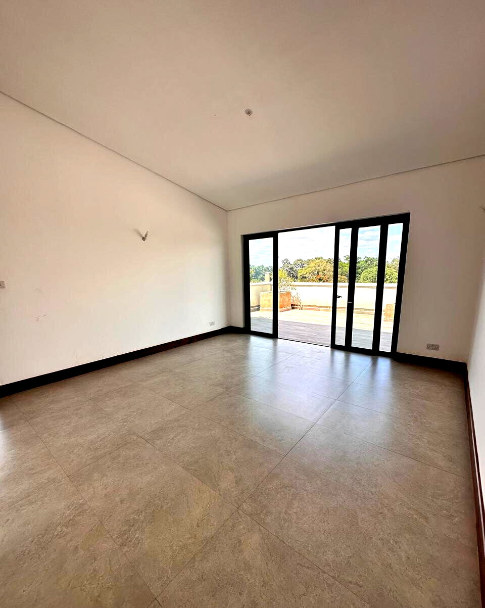 5 En-Suite Townhouse with Lift & Borehole - Kitisuru