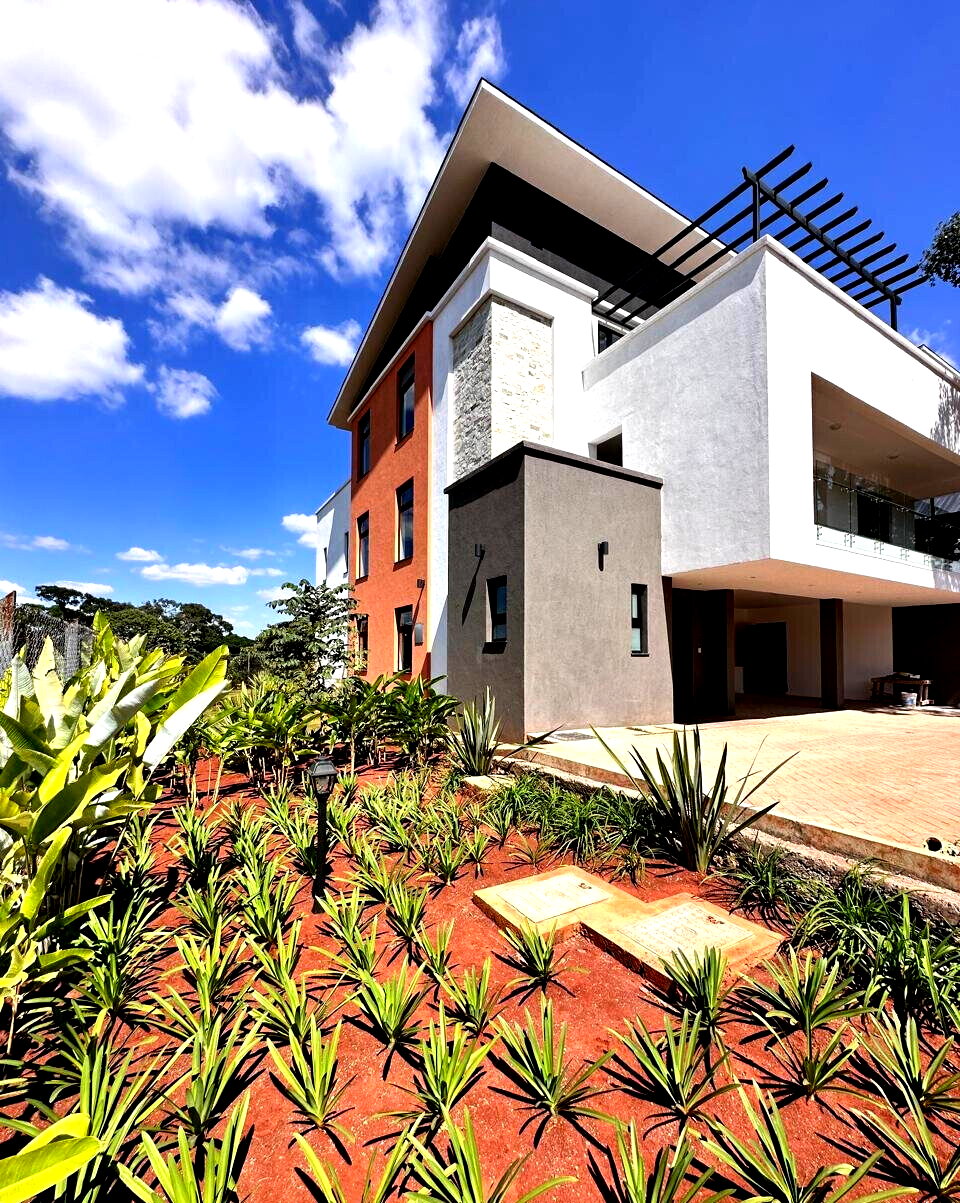 5 En-Suite Townhouse with Lift & Borehole - Kitisuru