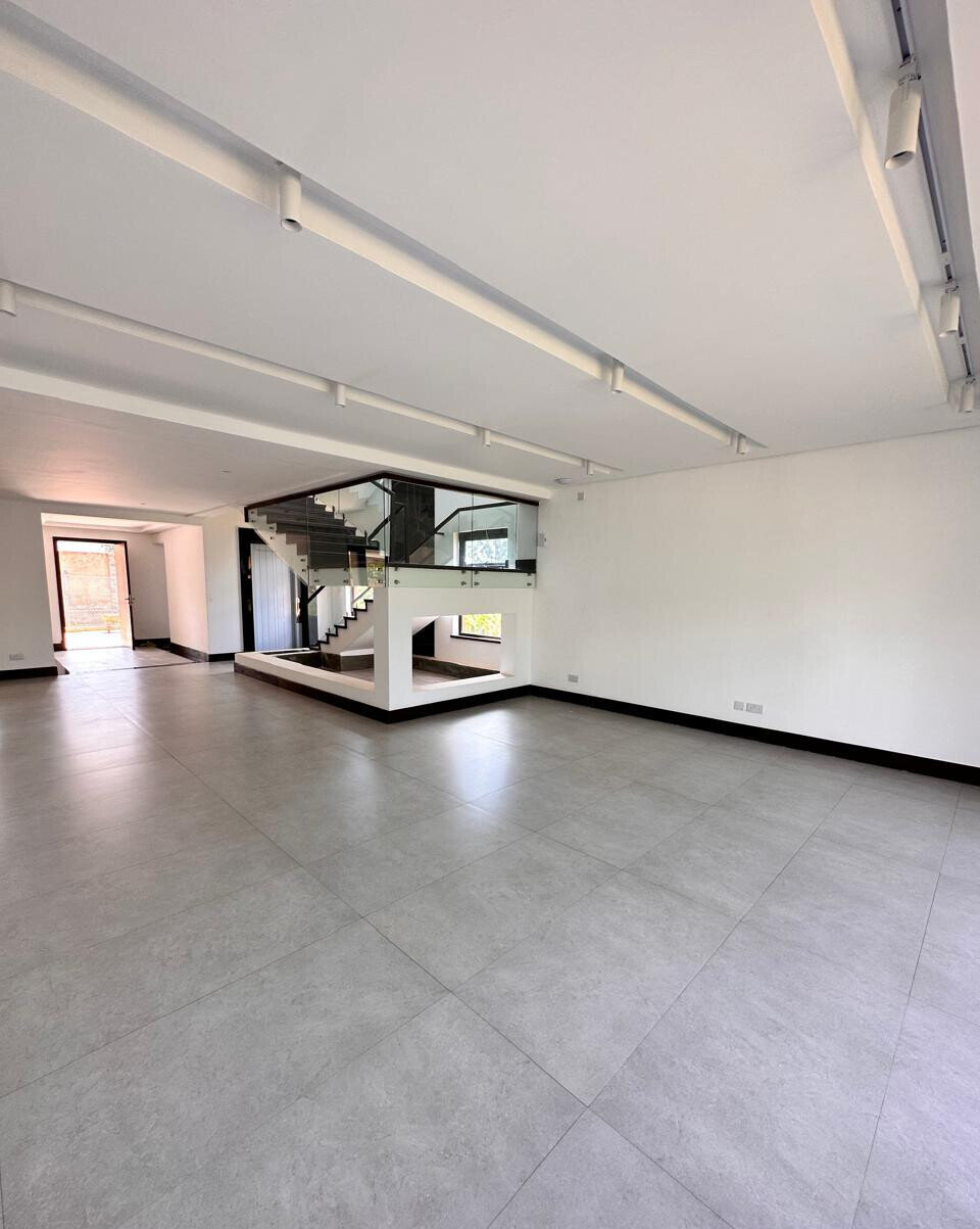 5 En-Suite Townhouse with Lift & Borehole - Kitisuru