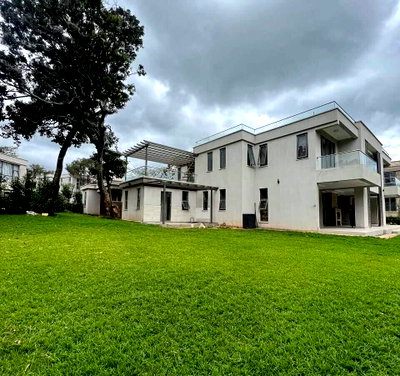 8-Ensuite Villa with Private & Common Pools – Hardy, Karen