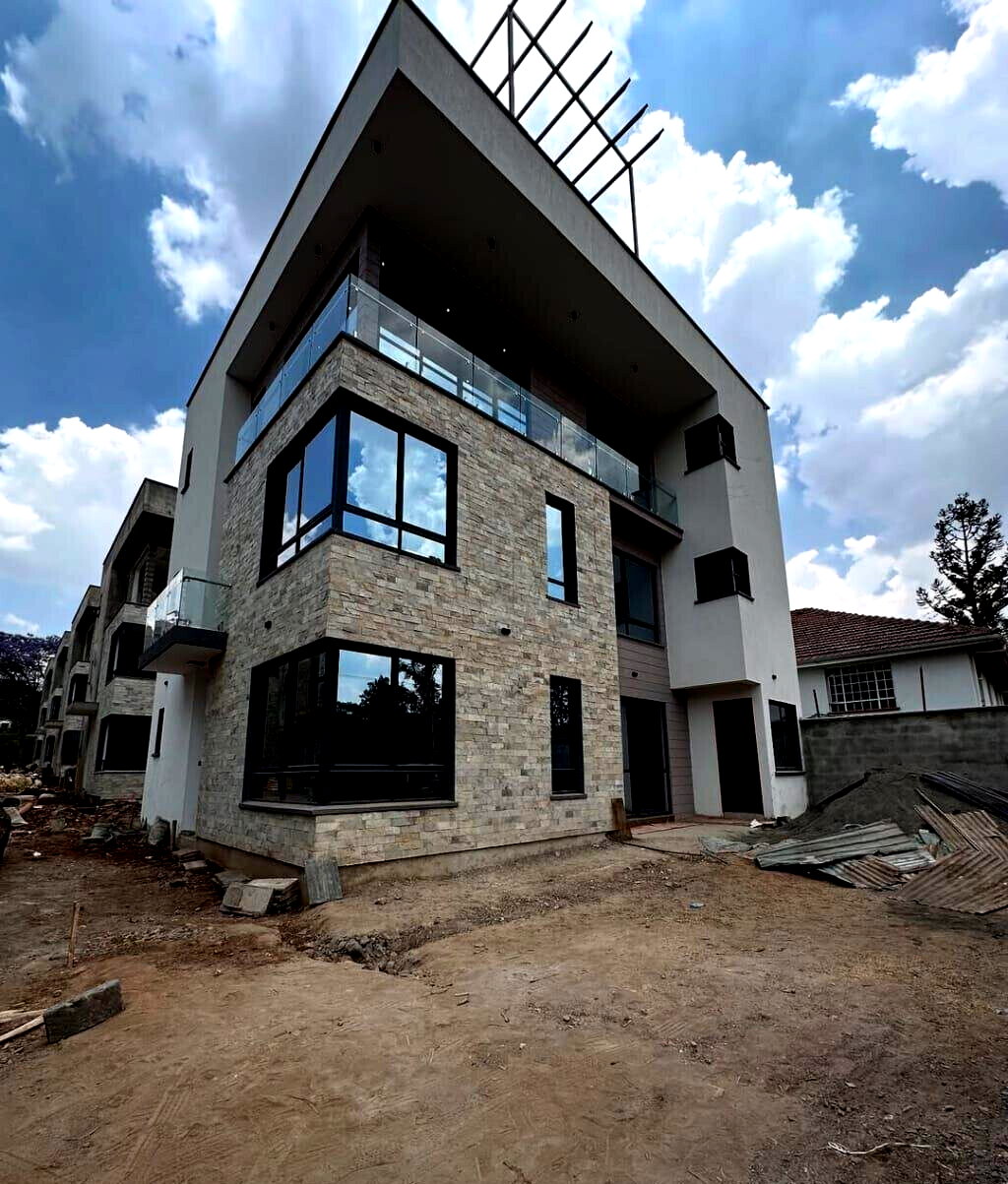 Brand New 4-Ensuite Townhouse with Generator & Solar - Lavington