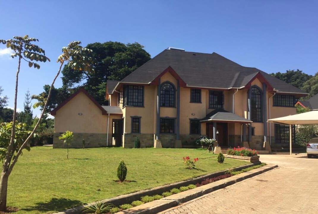 4-Ensuite Villa with Lush Garden & Power Backup – Karen
