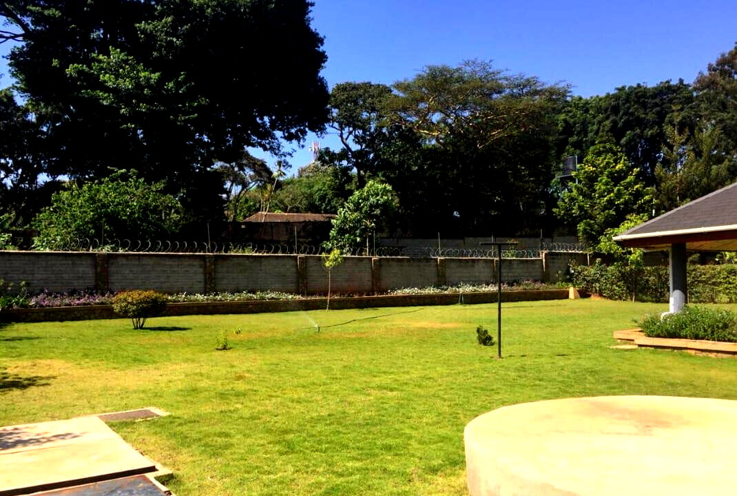 4-Ensuite Villa with Lush Garden & Power Backup – Karen