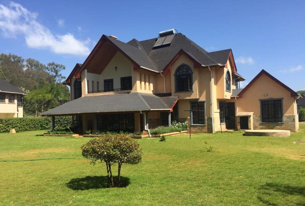 4-Ensuite Villa with Lush Garden & Power Backup – Karen