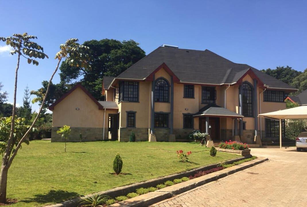 4-Ensuite Villa with Lush Garden & Power Backup – Karen
