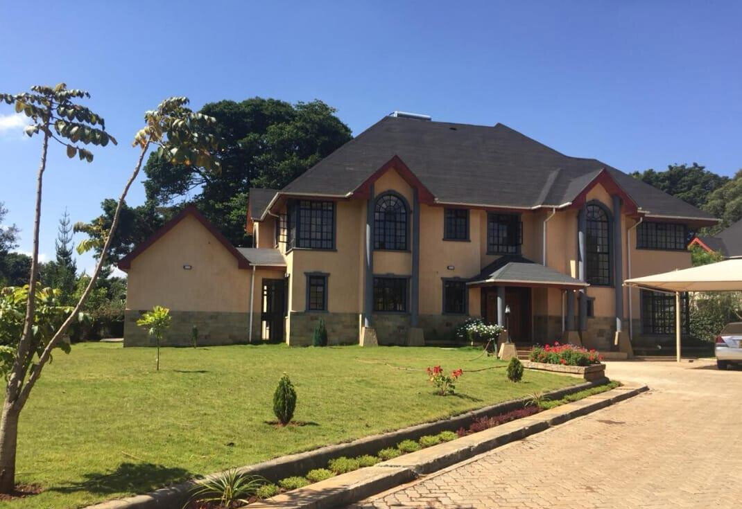 4-Ensuite Villa with Lush Garden & Power Backup – Karen
