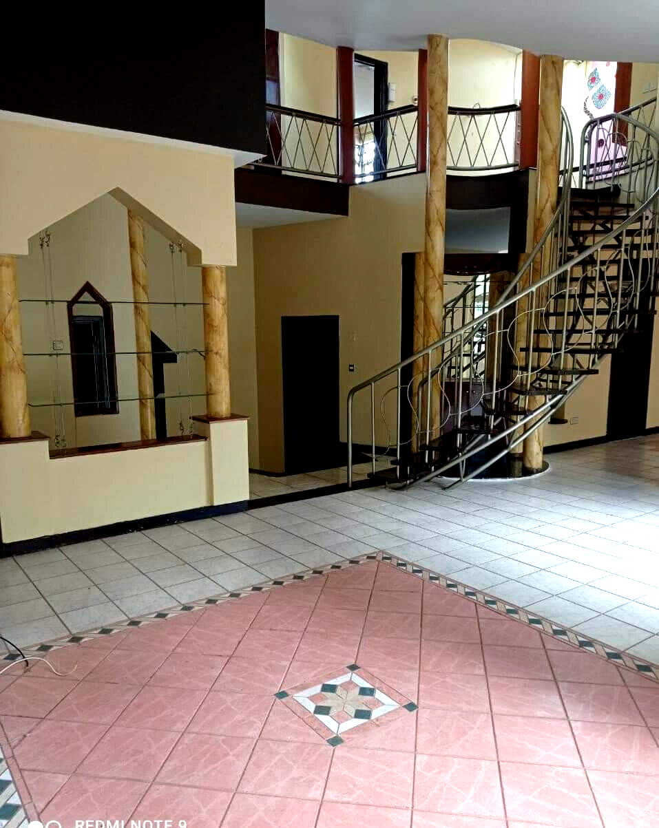 4BR Villa with Pool & Mature Garden - Kilimani