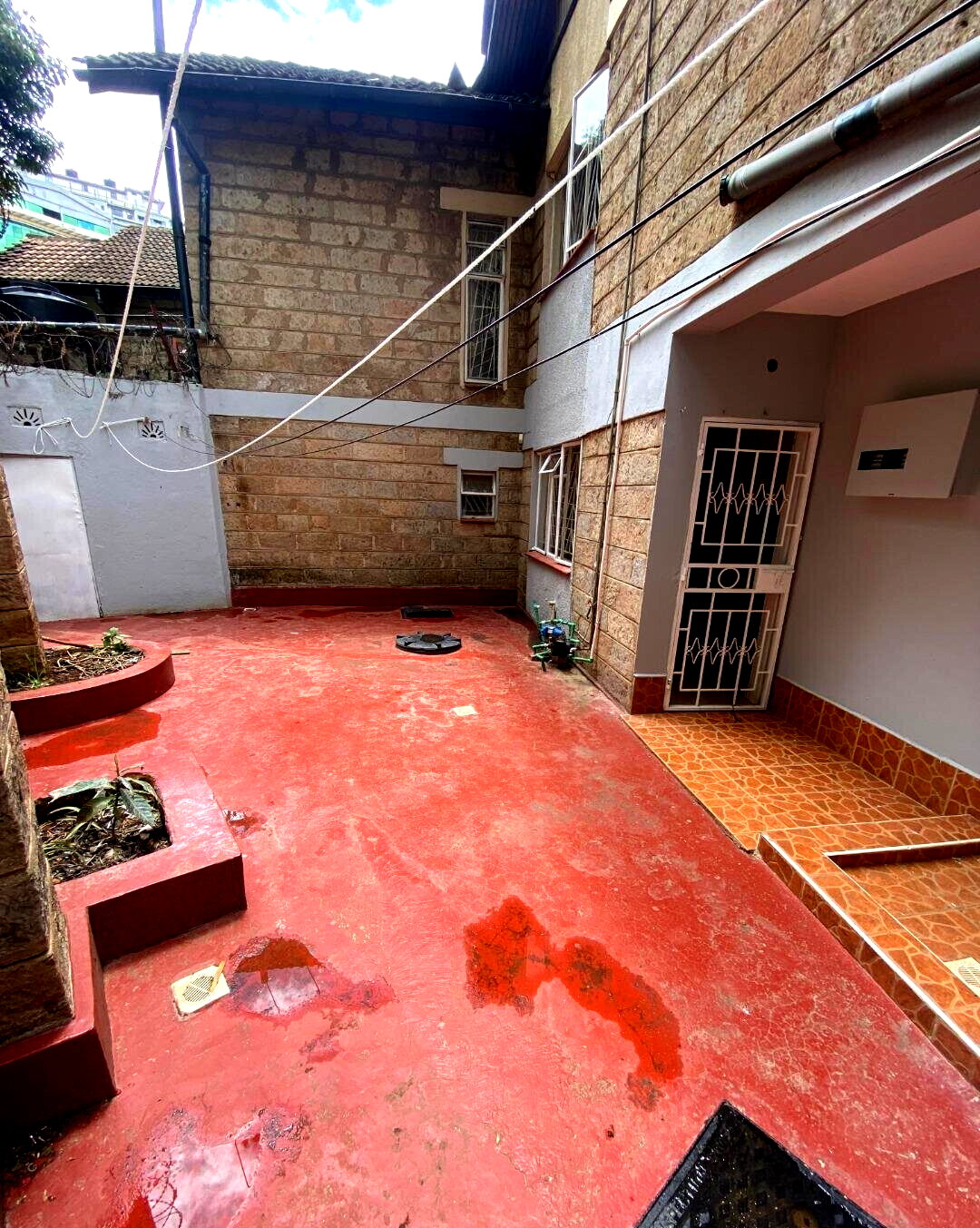 Executive 4BR Townhouse with Backyard & Ample Parking - Kilimani