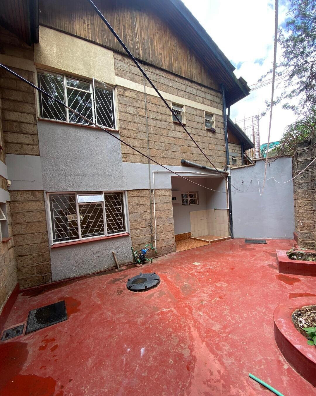 Executive 4BR Townhouse with Backyard & Ample Parking - Kilimani
