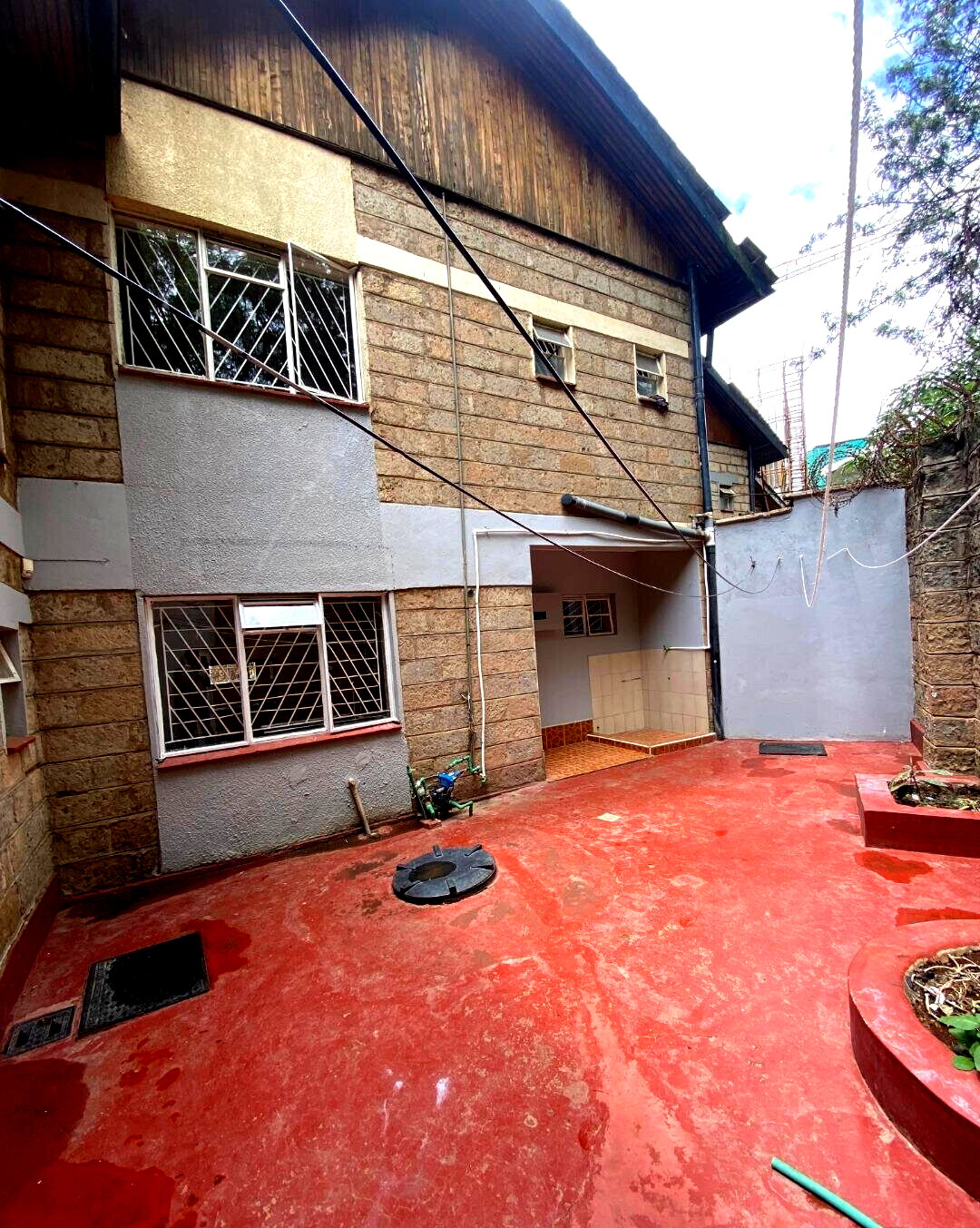 Executive 4BR Townhouse with Backyard & Ample Parking - Kilimani
