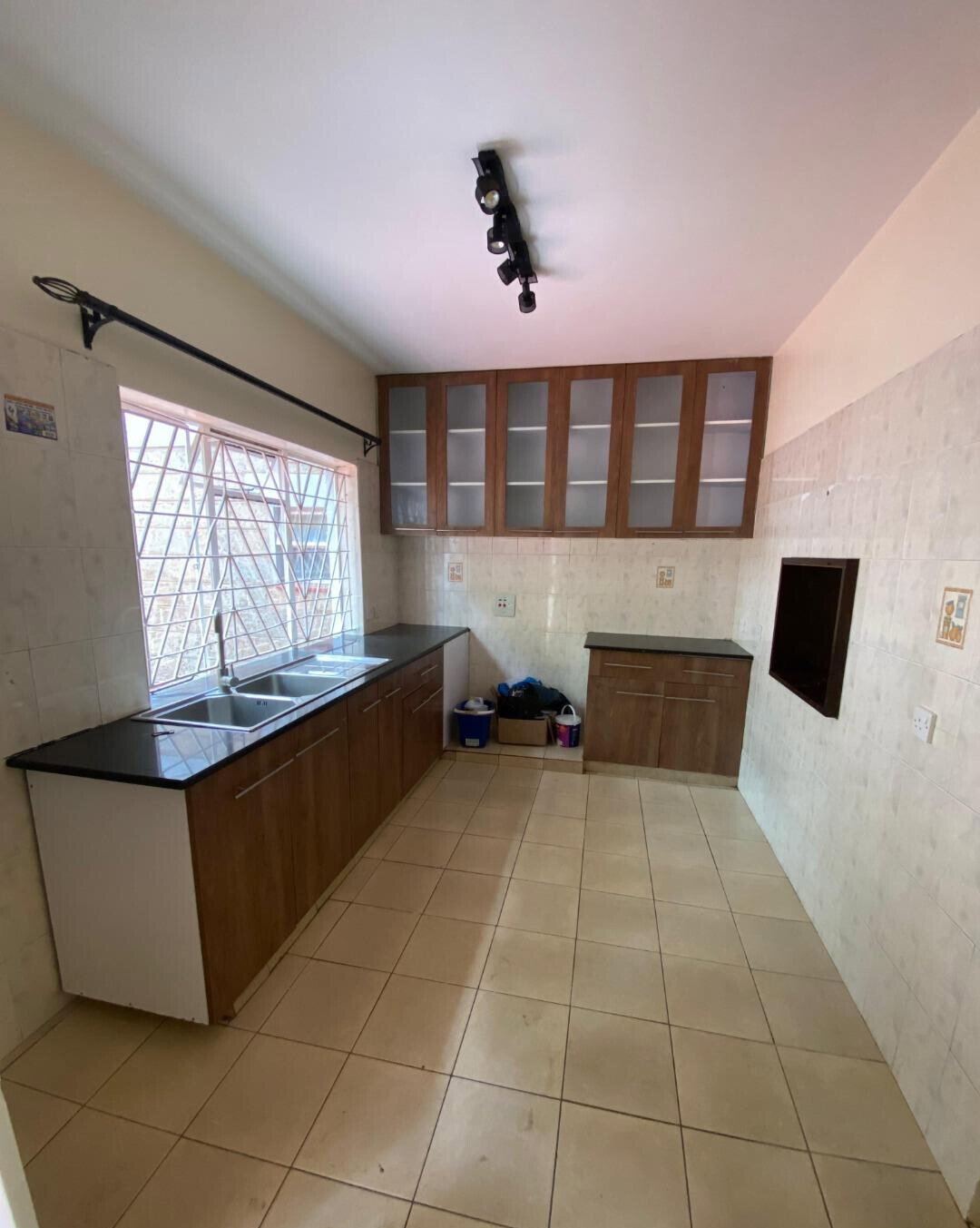 Executive 4BR Townhouse with Backyard & Ample Parking - Kilimani