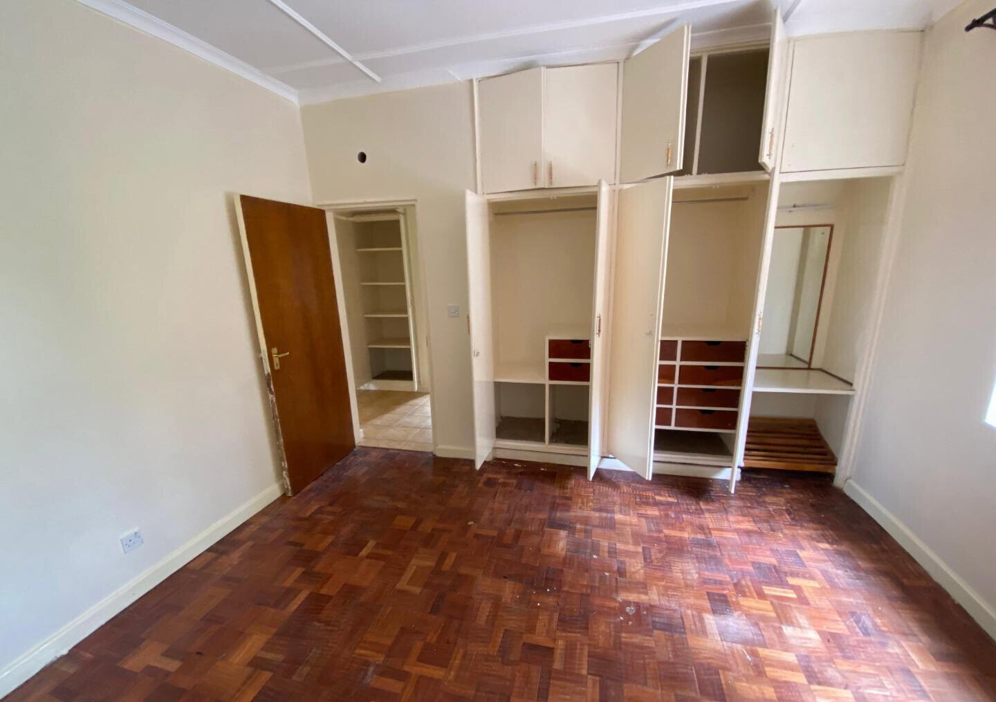 Executive 4BR Townhouse with Backyard & Ample Parking - Kilimani