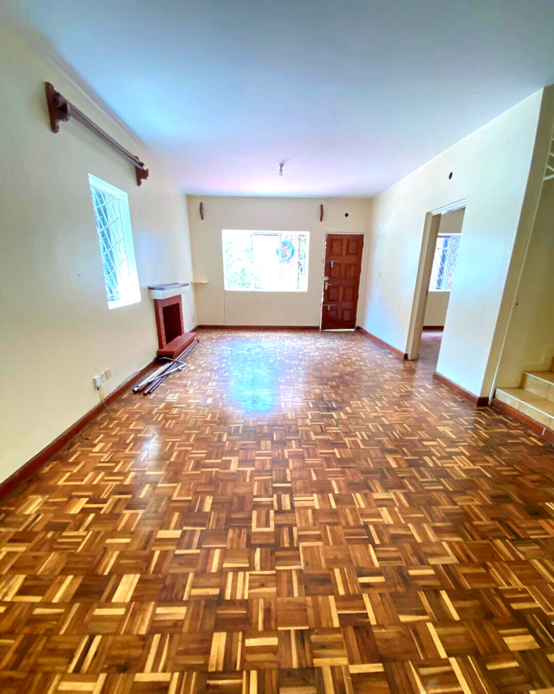 Executive 4BR Townhouse with Backyard & Ample Parking - Kilimani