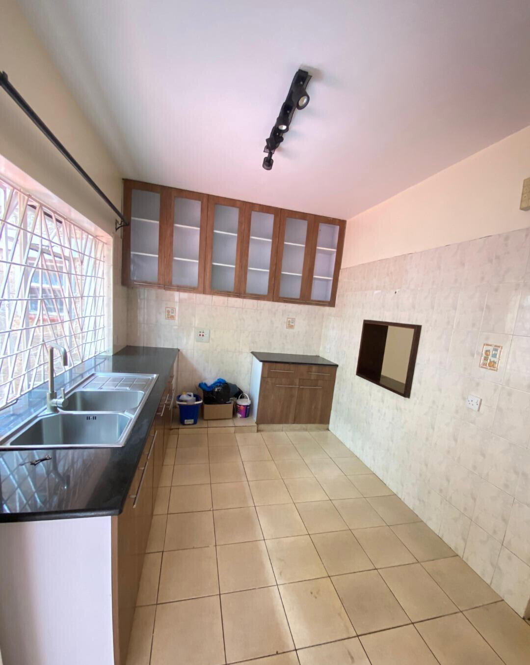 Executive 4BR Townhouse with Backyard & Ample Parking - Kilimani